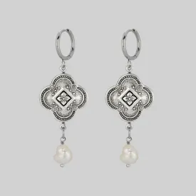 REALM. Quatrefoil Pearl Hoop Earrings - Silver